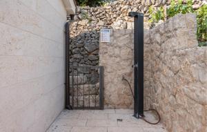 Gorgeous Home In Slivno With Sauna