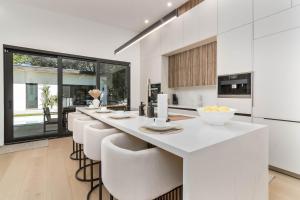 Luxury Miami Oasis with Heated Pool and BBQ Grill