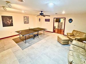 Fort Worth Game Room Vacation Home Nearby Fifa Events Pets by Vacation Your Way