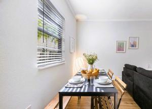 Steps from Ocean Art Deco 1BR & Free Parking