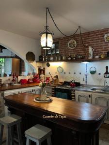 Chalet Caserón de Tejas, Amplia y confortable casa para hasta 11 huéspedes