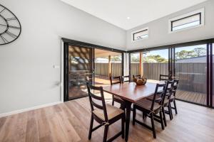 Catch & Relax - Pet Friendly - 4 Mins Walk to Beach