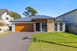 Catch & Relax - Pet Friendly - 4 Mins Walk to Beach