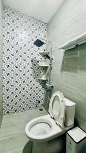 Phòng Double View - Chill với Máy Chiếu, Ban Công Xanh Mát