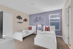 Beautiful 8 Bed Home with Pool