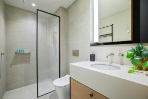 The Queensbridge Building Northlight Residence