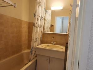 Studio confortable avec accès pistes, navette et parking. Pour 4 pers. - FR-1-358-139