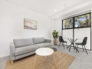AURA Sydney Studios with Private Courtyard