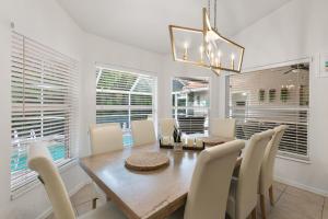 Beautifully-furnished Naples Home l Pool l Hot Tub