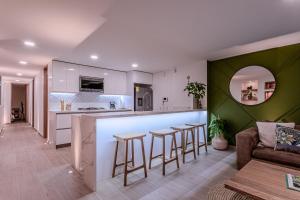 Brand NEW 2 bedroom in Manila