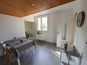 Appartement rénové 58m² près des pistes, jusquà 4 personnes - FR-1-358-262