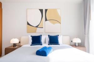 Luxury Royale Villa with maid at Bangtao beach