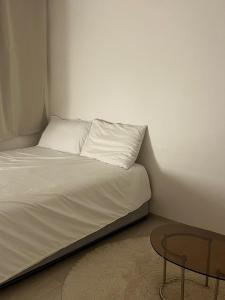 Hapjeong 2BR, 5 minutes from Hapjeong Station, 2 rooms, 3 queen beds, 6 people,Netflix, self check-in