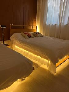 Hapjeong 2BR, 5 minutes from Hapjeong Station, 2 rooms, 3 queen beds, 6 people,Netflix, self check-in