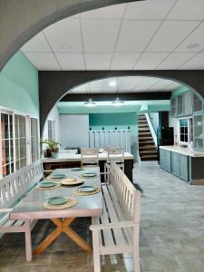 Peaceful Morales Getaway with 3 Spacious Bedrooms