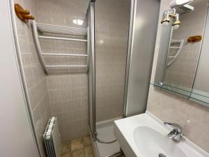 Appartement calme, proche centre-ville, avec balcon et garage à Châtel - FR-1-693-122