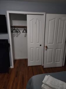 2 Beds - Work & Study - NYC - EWR - Walk to Train