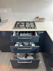 Oval View Residence by C