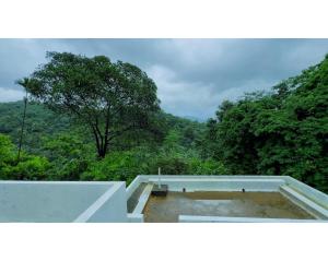 Maanasam Farmstay - Boutique 3BR Countryside Villa, Manikkadavu