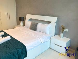 Business Bay, Modern Apartment, 10min to Burj Khalifa