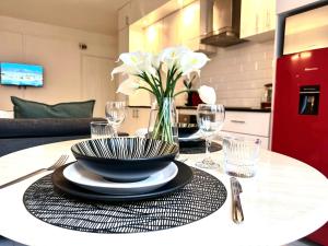 Urban Retreat - Centrally Located - Close to Kloof Street, Long Street & Companys Garden - Artisanal Café Below