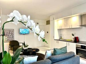 Urban Retreat - Centrally Located - Close to Kloof Street, Long Street & Companys Garden - Artisanal Café Below