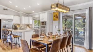 Temecula Wine Country Home w Pool Hot Tub Game Room Vineyard Views