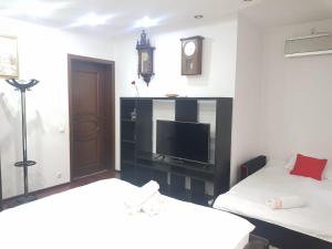 Apartament parter Arena Nationala Monza Mega Mall