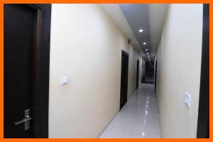 Hotel Abhijyoti Raghawan Near Railway Station # Shri Mahakaleshwar Jyotirlinga Temple #- Free Wifi and parking - BEST HOTEL