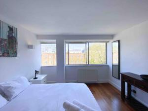 Centrally Located Apartment Hyde Park