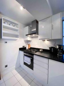 Centrally Located Apartment Hyde Park