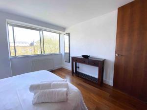 Centrally Located Apartment Hyde Park