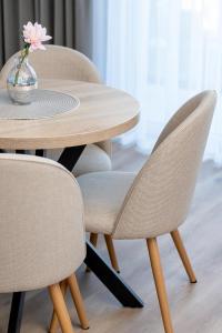 Stylowe Apartamenty 100 m od Plaży z Parkingiem i Balkonem by Noclegi Renters