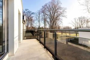 Stylowe Apartamenty 100 m od Plaży z Parkingiem i Balkonem by Noclegi Renters