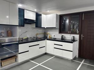 Royal Palace 1 BHK - Kitchen, Balcony, lift, Gym,