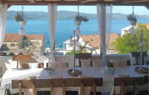 Nice Apartment In Klek With Wifi