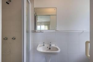 1 Mustique River Club