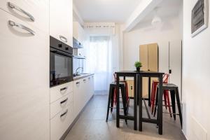 Roman Waves Room - 2 MIN Metro Marconi - 15 MIN Colosseo - A-C & WIFI