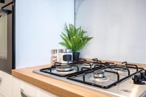 Roman Waves Room - 2 MIN Metro Marconi - 15 MIN Colosseo - A-C & WIFI