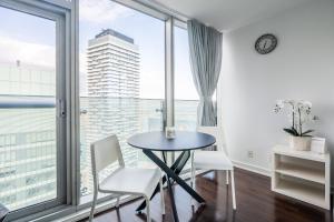Lake view Studio Condo High Floor Downtown Toronto
