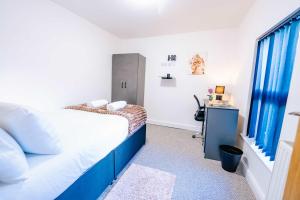 Spacious 4BR Cardiff Home with Free Parking