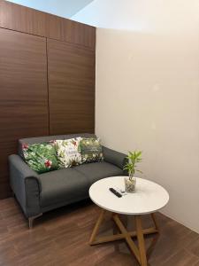 Stunning 52F Skyline View Relaxing City Escape