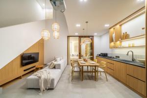 Berawa Week 6 - 2BR Villa with Private Pool and Garden