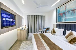 The OPPO Residency Aerocity,Free Airport pick up or Drop