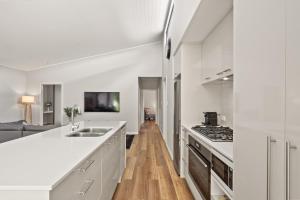 Forest Getaway - walk to Margaret River town - NEW