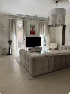 Appartement de 220 m2 à 50 m des Champs-elysees