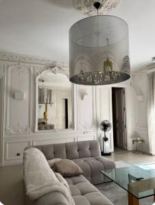 Appartement de 220 m2 à 50 m des Champs-elysees