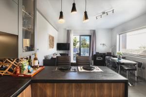 Villa Cicada Chania, steps from the beach, Car included