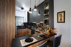 Villa Cicada Chania, steps from the beach, Car included