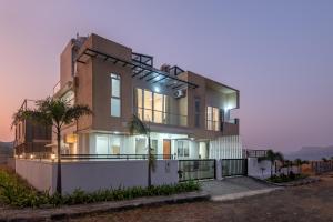 White House 3 BHK Villa With panoramic Hill Views, Glass Room, Outdoor Pool & Dam nearby